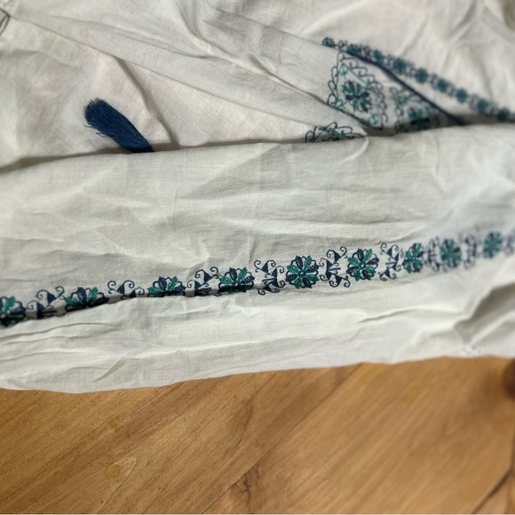 Nine West Vintage America White Blouse with Blue and Green Details - Picture 7 of 11